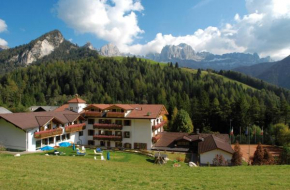 Гостиница Dolomitenhotel Weisslahnbad  Тирес